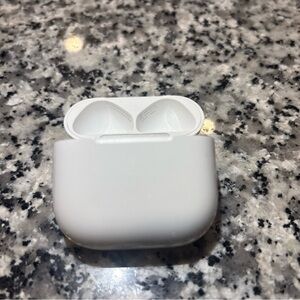 Apple AirPods 4th Generation Charging Case A3058 Replacement Only OEM